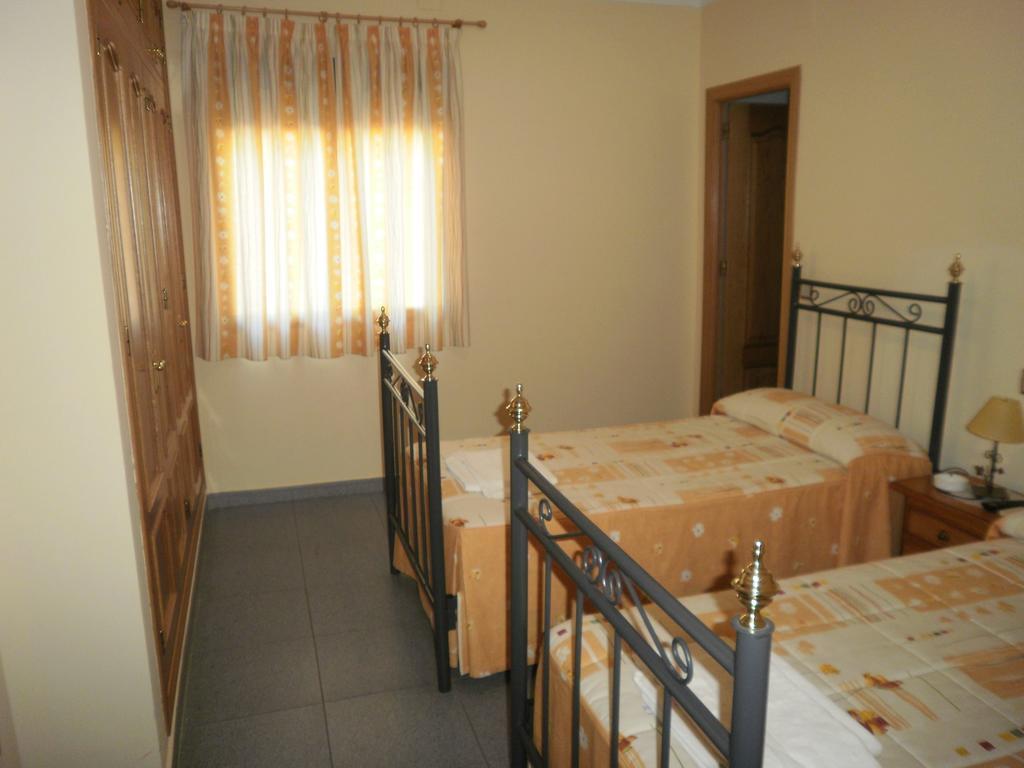 Hostal Miraflor De Las Cadenas Cuacos De Yuste Εξωτερικό φωτογραφία